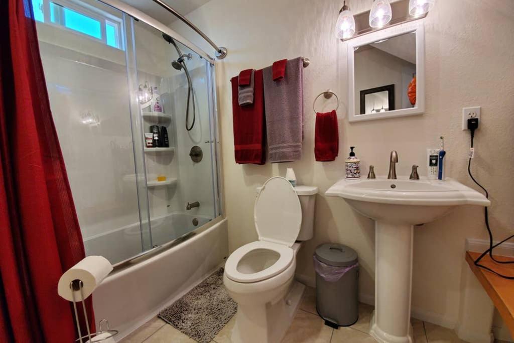 Сasa de vacaciones A Cozy Loft In *